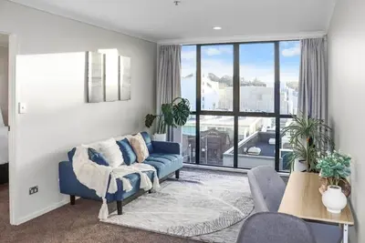 Image de 2br Newmarket Retreat near Broadway: Zodiak Stays