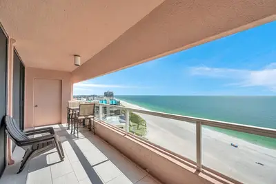 Image de Expansive Views from this 19th Floor Condo