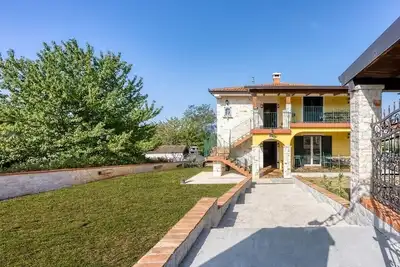 Image de Ivana in Karpijan with shared pool / Three-Bedroom A2 with shared pool