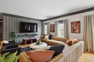 Image de Charming Townhome | Free Parking