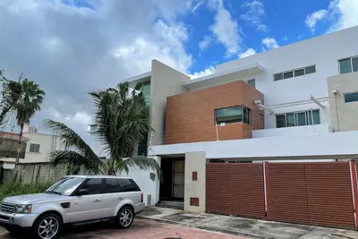Spacious residence in charming Cancún close to everything!