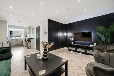 Image de Luxury City Centre Terrace Property | Free Parking