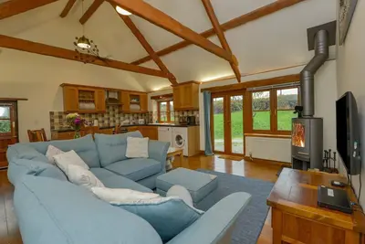 Image de Spacious cottage in quiet 2 acre gardens near coast & country Hook Cottage