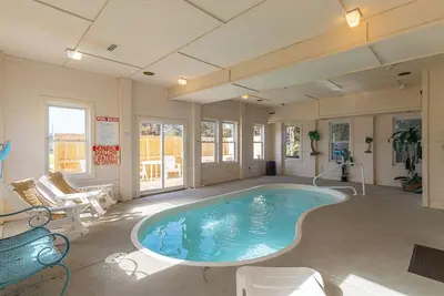 Image de Spacious, pet-friendly oceanside home w/ a private indoor pool!