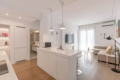 Image de Acropolis area 7 min walk to ancient sites and metro