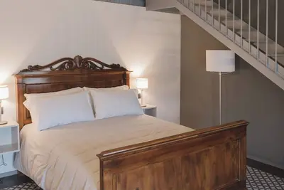Image de Valèt guesthouse, four rooms and sleeps 12, half an hour from Alba