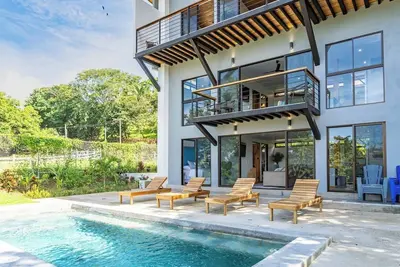 Image de Charming 1st Floor Villa in Serene Camaronal