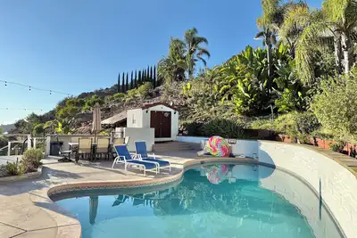 Image de Ocean sunset view heated pool game room sleeps 14
