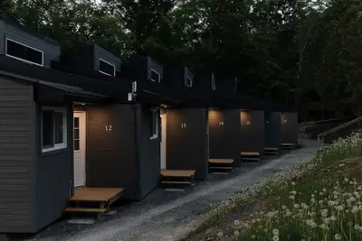 The Trace at Oak Lake - Chalet #13 - Queen Studio