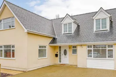 Image de New: Large holiday cottage sleeping 8 W/ Hot Tub