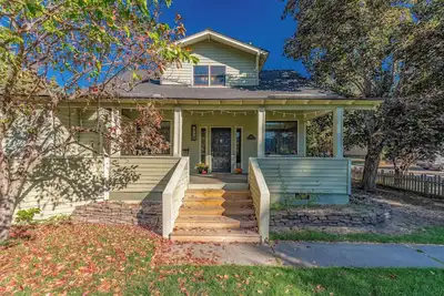 Image de Gorgeous 3-bedroom designer home in the heart of historic Bend!