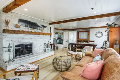 Image de Beachfront Dennis Condo w/ Patio, Dogs Welcome