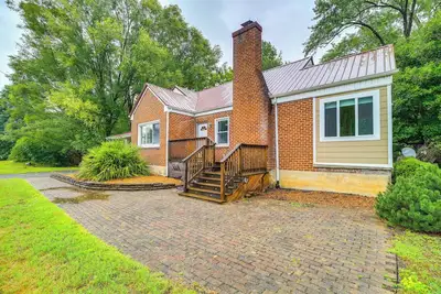 Image de Charming Damascus Retreat w/ Deck & Creek Views!