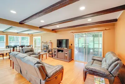 Image de Berkshire Hideaway w/ Fire Pit & Playground!