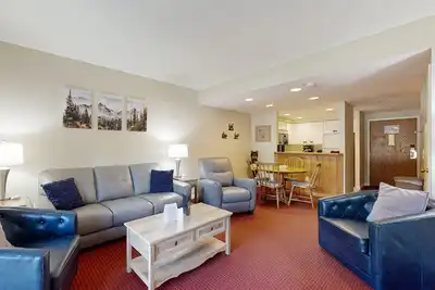 Image de Mountain condo: centrally located w/ resort amenities, walk to ski tram/hiking