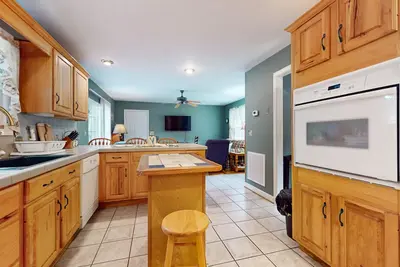 Image de Cozy home w\/ large yard, games, close to Douglas Lake - free attraction tickets