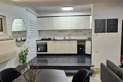 Image de Large and designed in Ra 'anana