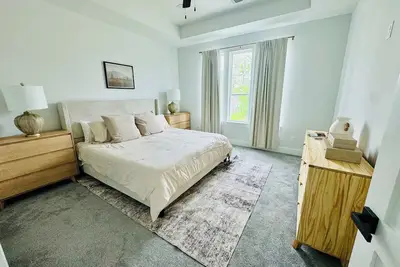 Image de Home just minutes from Downtown, Airport’s