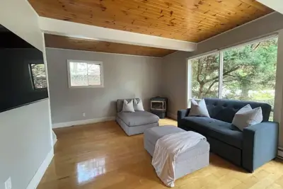 Image de Urban Cottage Style House - Close to lake / University