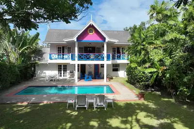 Image de Charming 3-bedroom Gingerbread Style Villa in Bon Accord, Tobago
