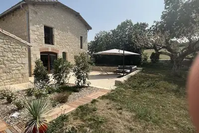 Image de Gîte studio de charme terrasse et piscine