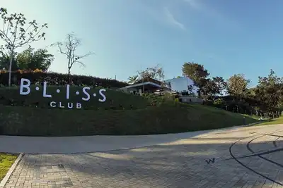 Image de Mansión de Lujo en el Peñol con Vista Exclusiva a la Piedra y Acceso al Embalse