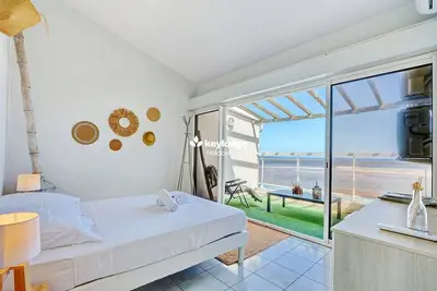 Image de Villa Sunset Place – villa 3 chambres pieds dans l’eau – Saint-Gilles-les Bains