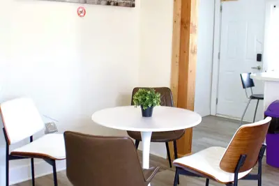 Image de Newly Remodel Duplex Free Parking 3-Bed-1 Bath.