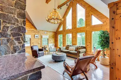 Spacious Wilmington Cabin: Walk to Lake