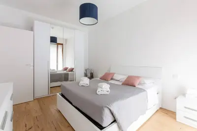 Image de Modern 75 sqm apartment, able to comfortably accommodate up to 4 people, located on the second floor of a building with lift (a few steps to reach the lift). The property is located in the San Jacopino area, a lively neighborhood well connected to the hi
