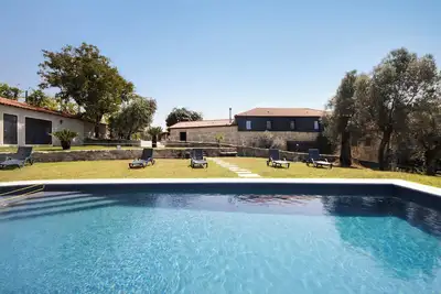 Image de Maison de campagne \"Quinta De Ramil\" avec vue sur la montagne, Wi-Fi et climatisation