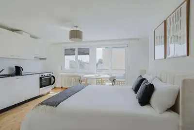 Image de Blueground | Birsfelden, elev, furnished + kitchen