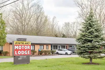 Image de Stay in Browntown for 4: Cozy Room with MiniFridge