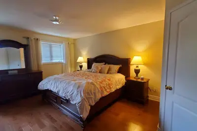 Image de Cozy 3bedroom 2½ bathroom w/ office 12 Minutes from Toronto Pearson Airport