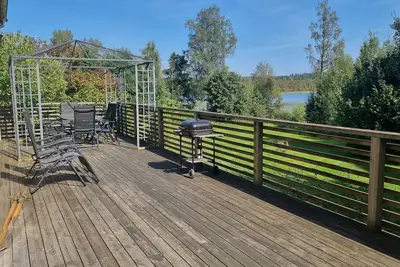 Image de Boende med Bastu och Jacuzzi på Landet Intill sjö med Fiskemöjligheter