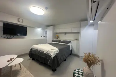 Image de Minutes from the beach. Apartment with a private cinema and view of St. Barth.