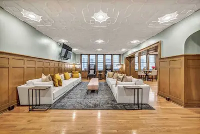 Image de Heart of Dt View on Playhouse Square | Pool & Gym