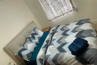 Image de 2 bed Luxury flat next to station with free parking and close to all amenities