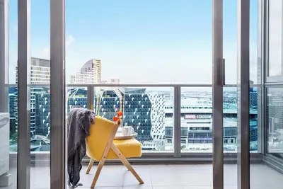 Image de A 2br Apt with Harbour Views and Free Parking