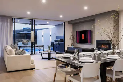 Image de The Grey House | Luxe Entertainer with Heated Pool
