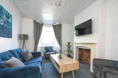 Image de Parkside Victorian 3 bedroom house | 10mins town centre