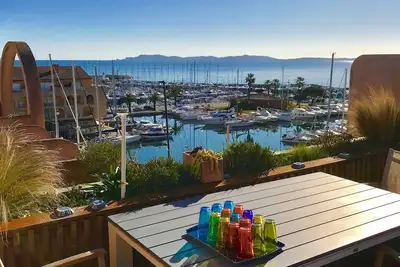 Image de Duplex Exceptionnel pieds dans l'eau 200 M2 et 150 M2 de Terrasse vue mer