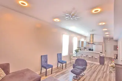 Image de Charming Newly Updated  3-bed Chicago Apartment. Extended Stay Discount