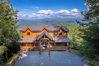 Image de High Country Cabin -  Mountain & Fontana Lake Views - Hot Tub