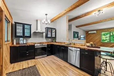 Image de Cozy 3-bedroom cabin on beautiful Sand Lake in lovely Cumberland, Wi.