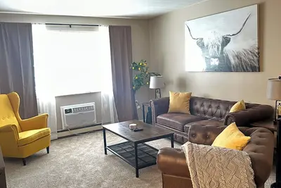 Image de Completely updated 2-bedroom apartment with Ac, WiFi in Massillon by everything!