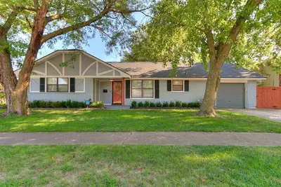 Image de Chic Chalet - Charming 3-bedroom house in Norman with Ac, WiFi. Enjoy your stay