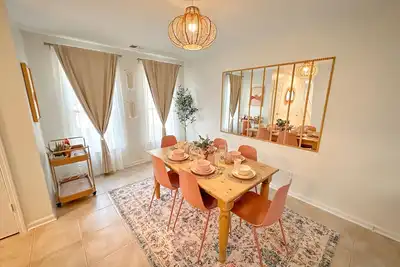 Image de Boho Hideaway Townhome, 2br/2. 5ba Near UofM/Highland Strip