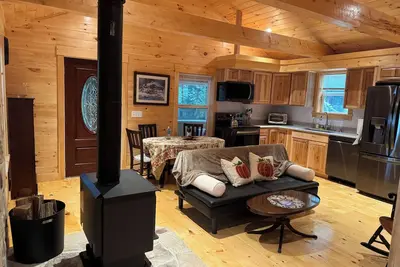 Image de New Luxury Forest Lake House - Privacy & Nature