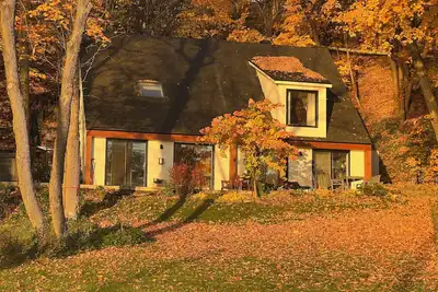 Image de Villa by St-Lawrence River and the Promenade-Champlain in Québec City